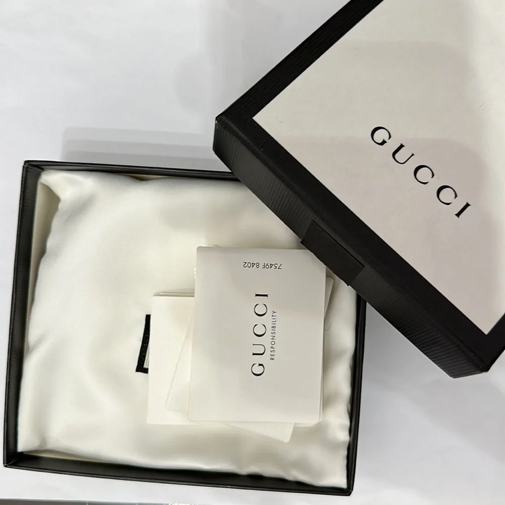 Gucci LA men’s wallet. Brand new, never used. - Picture 2 of 2